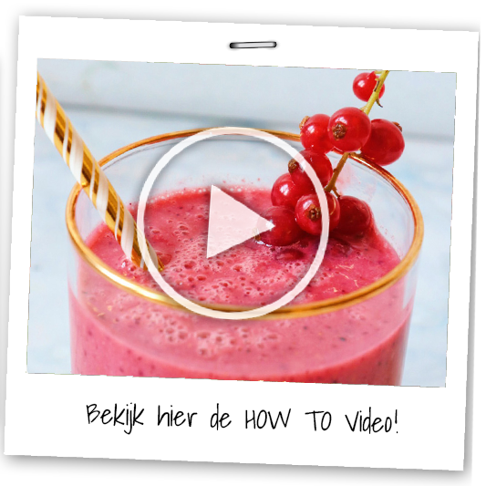 Smoothie met rode bessen video